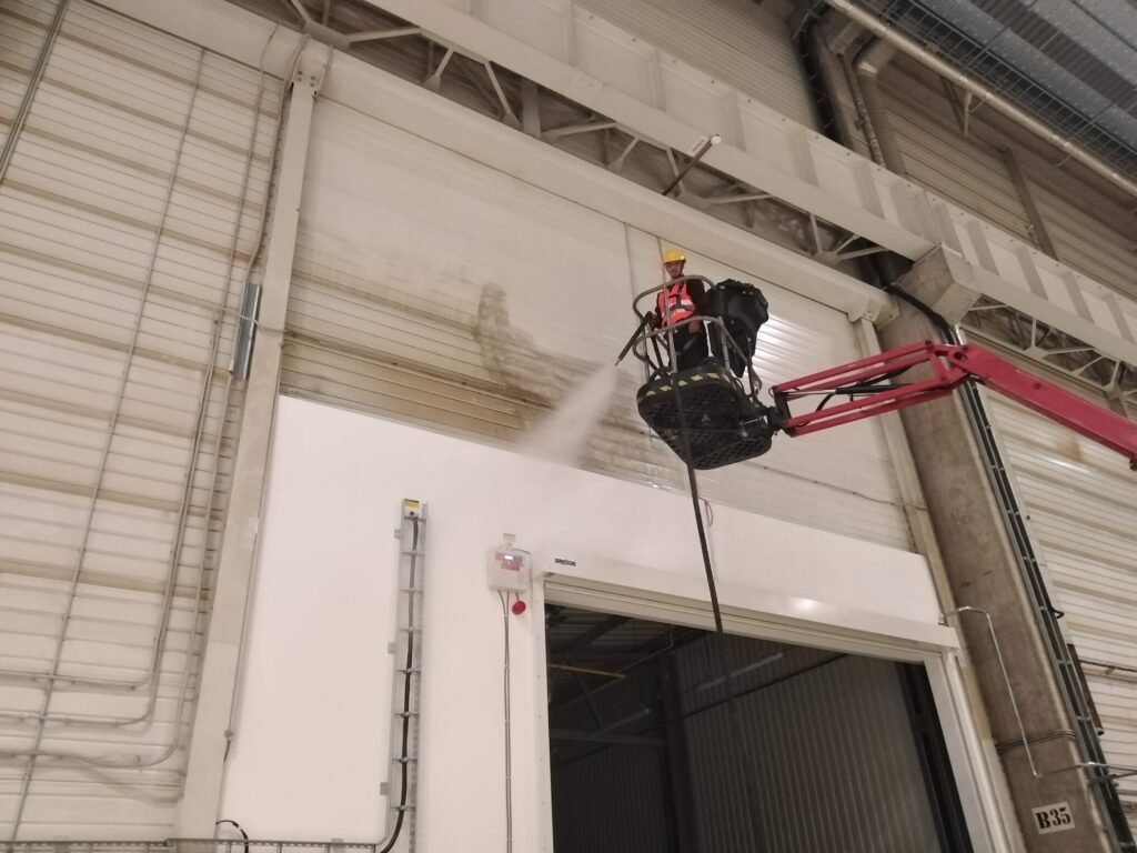 PARNÍ ČIŠTĚNÍ PRŮMYSLOVÝCH HAL WASHING